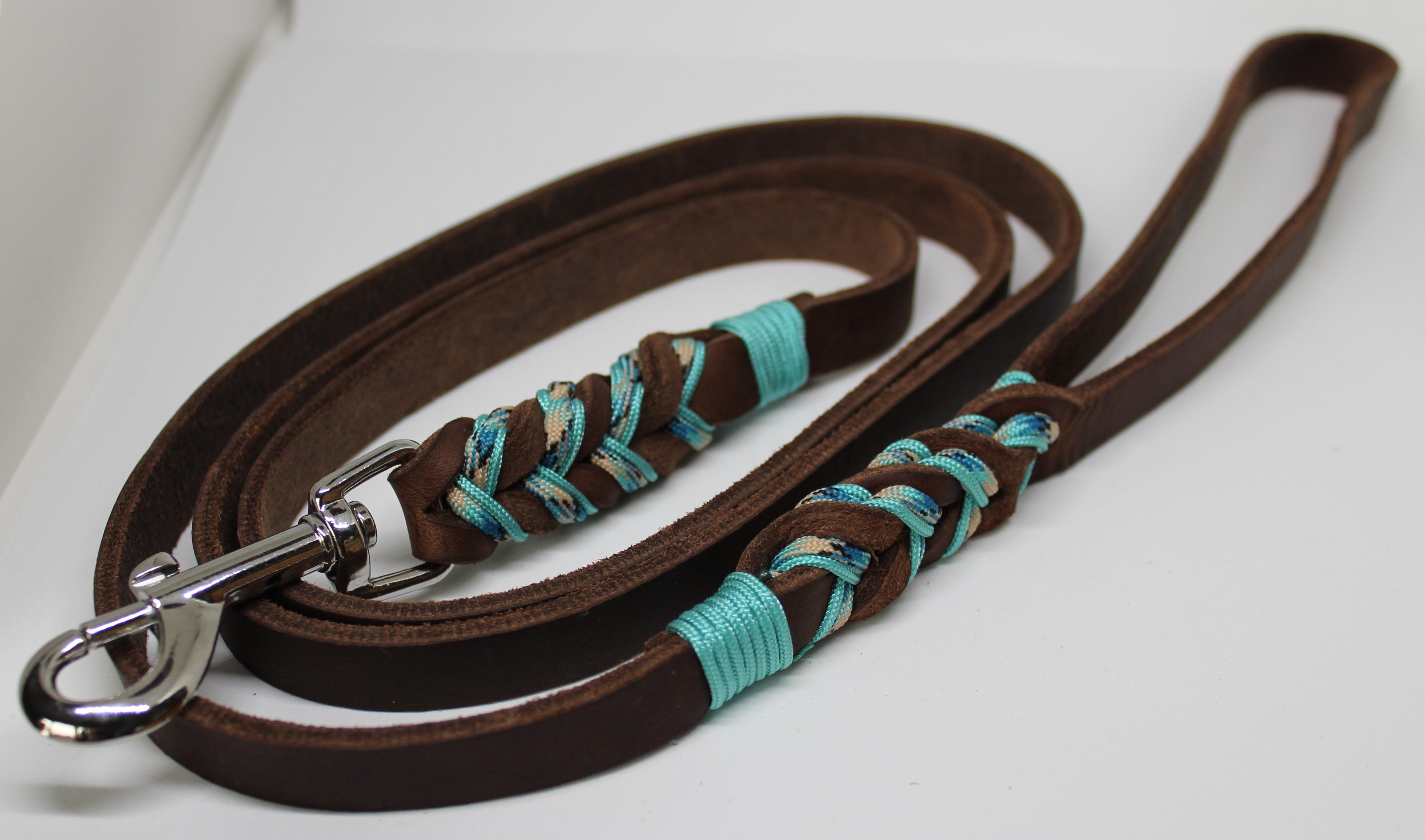 Laisse en cuir tressé