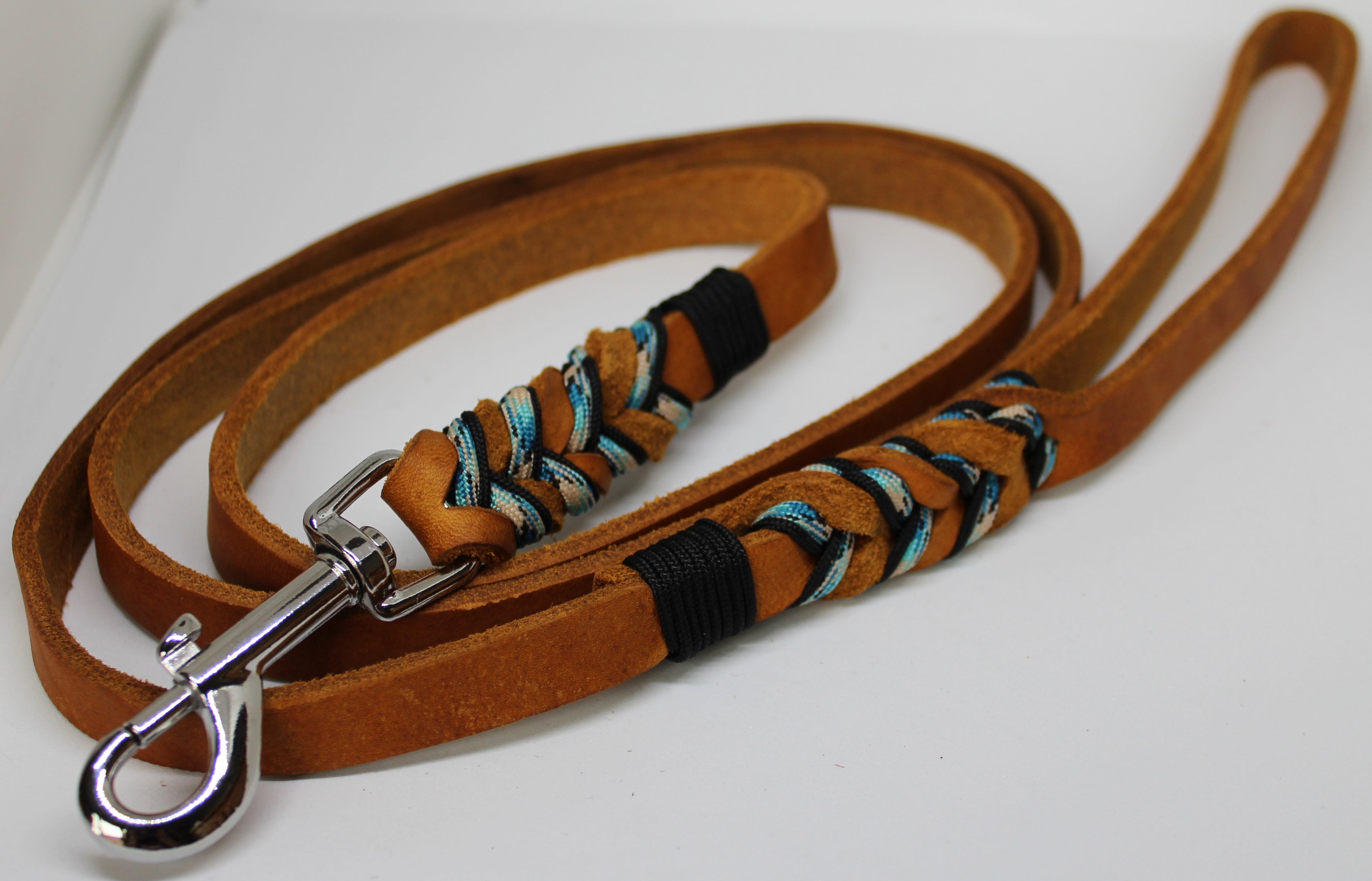 Laisse en cuir tressé